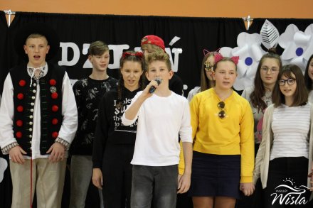 Część artystyczna w wykonaniu uczniów Szkoły Podstawowej Nr 5